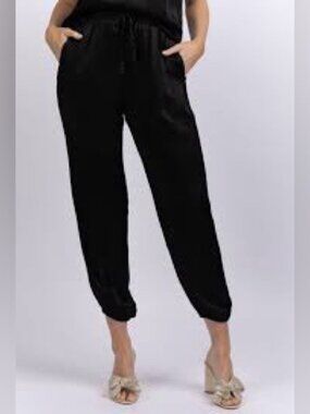NATION LTD Del Rey Black Satin Jogger Pants Women’s Medium  Chic and comfortable